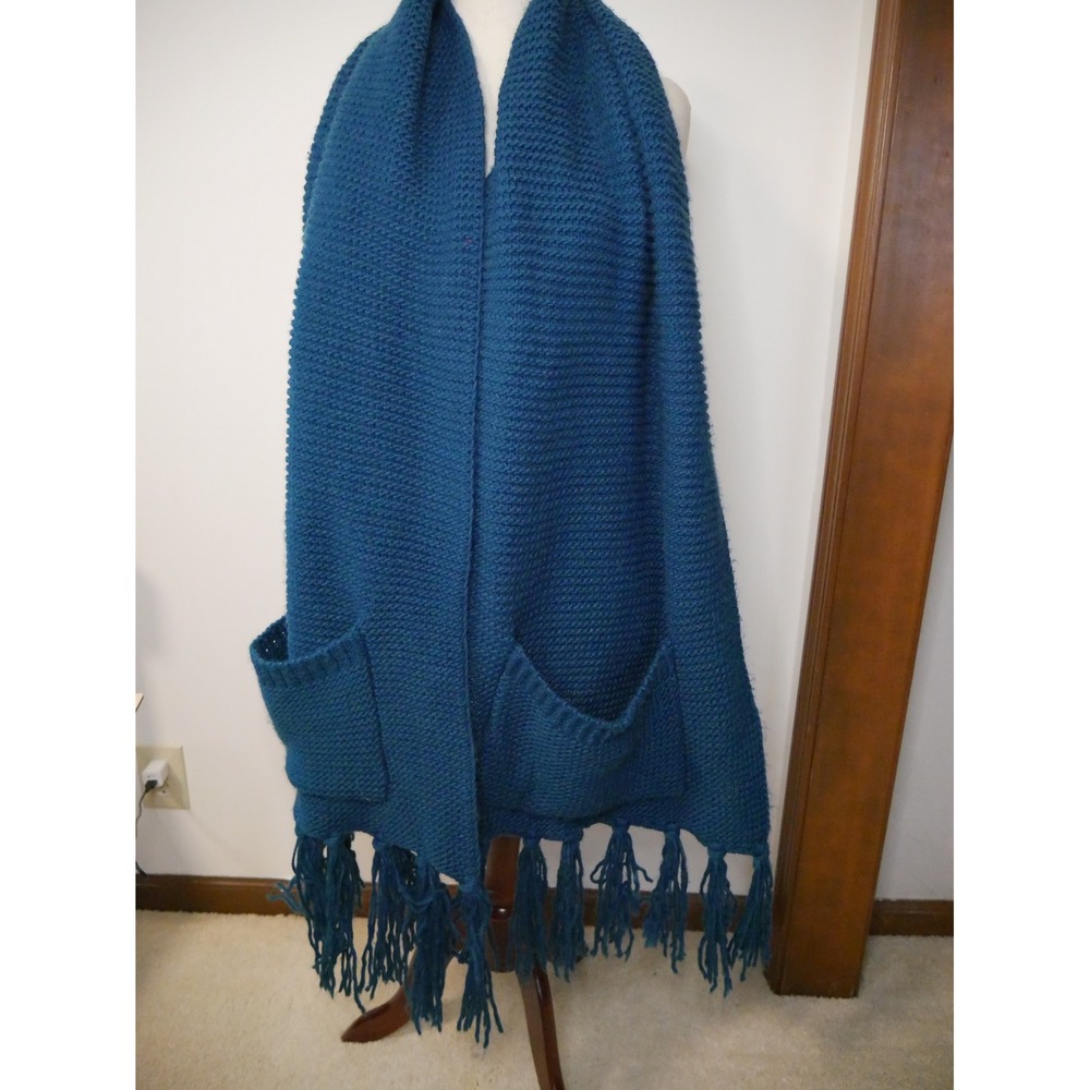 Pilcro Anthropologie Teal Blue Chunky Knit Pocket Scarf with Fringe Tassels‎
